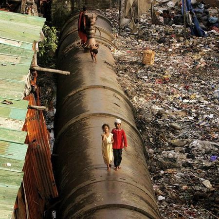 mcx-slumdog-0212-2