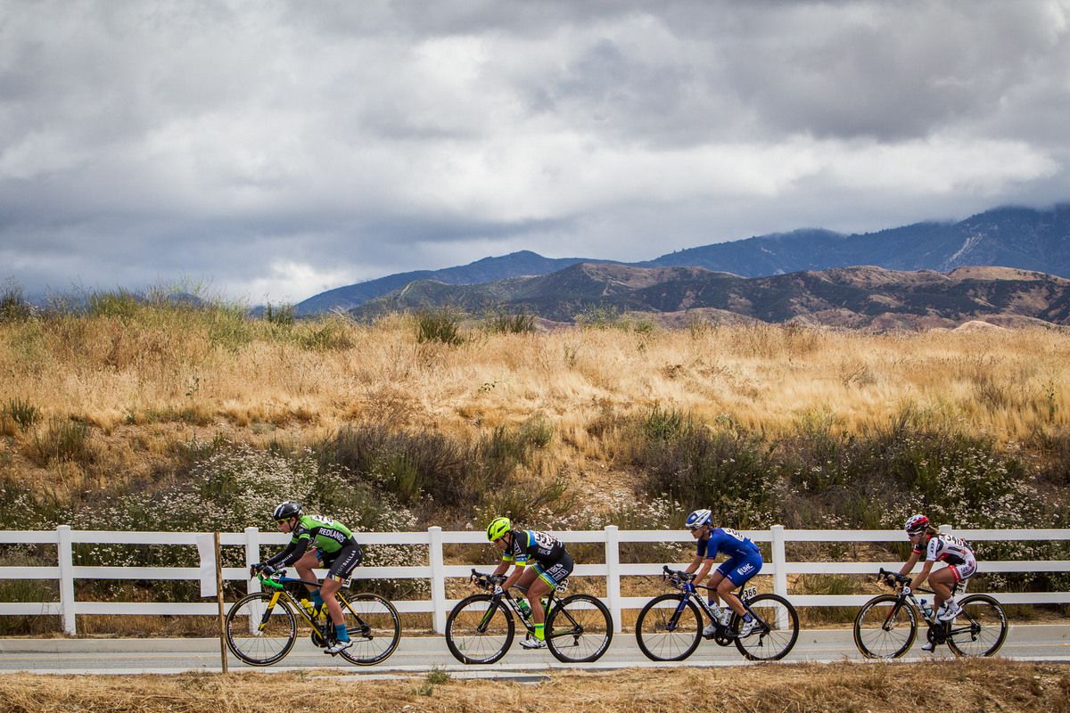 An early breakaway rolls along