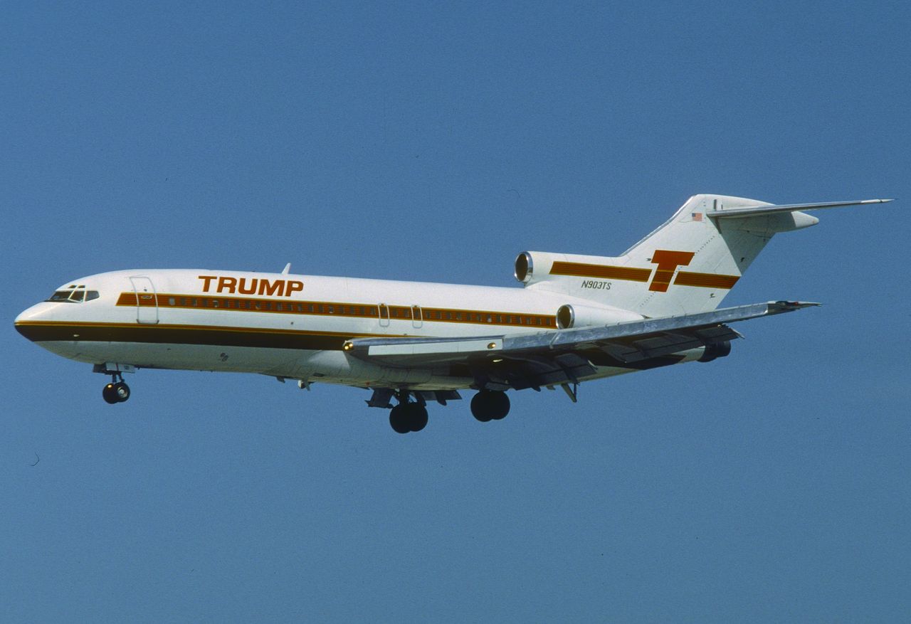 Donald Trump did not fly 200 Marines to Florida on his private jet in 1991