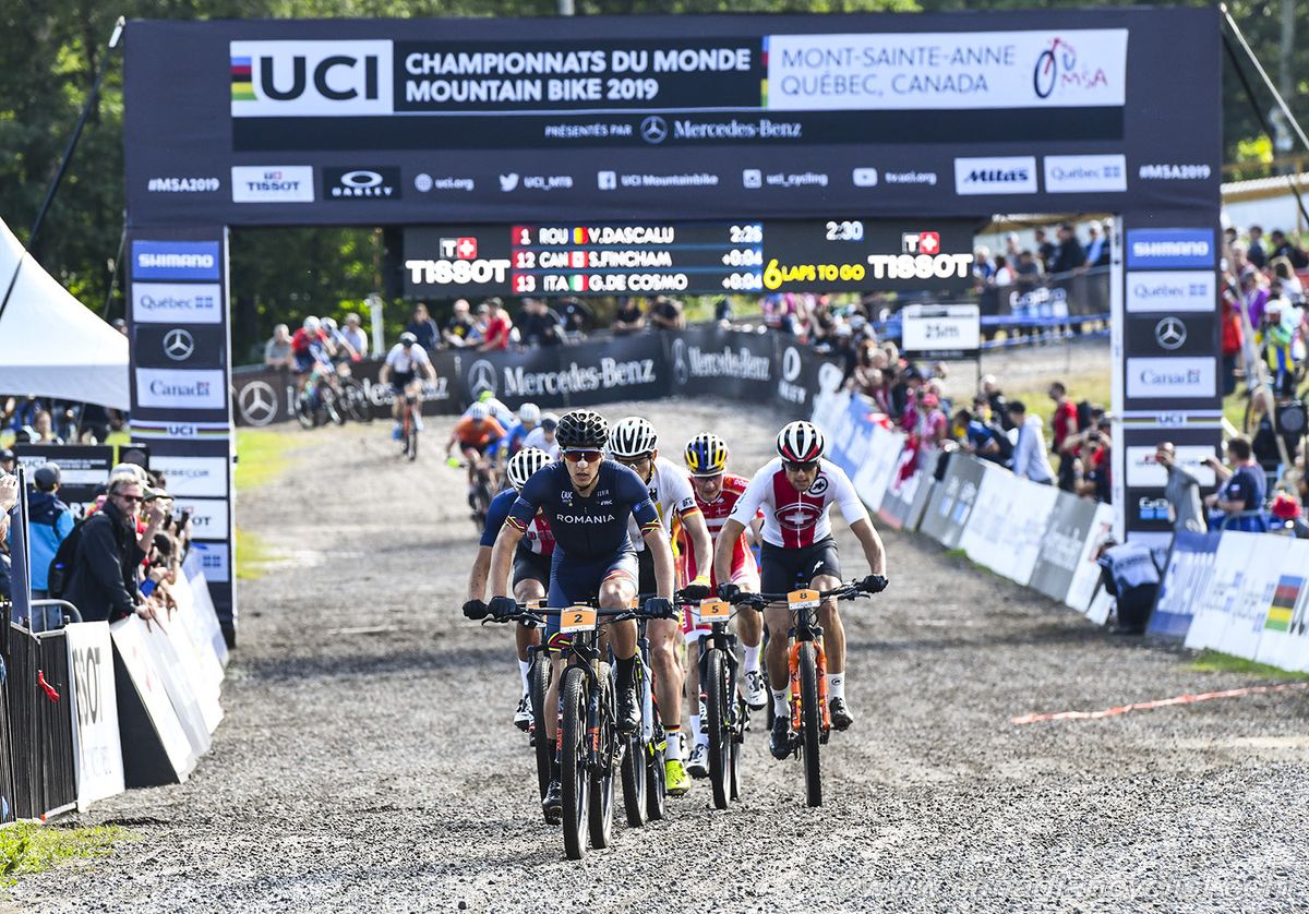 Elite group begins to form at the end of the 1st lap with Vlad Dascalu (Romania) setting the pace