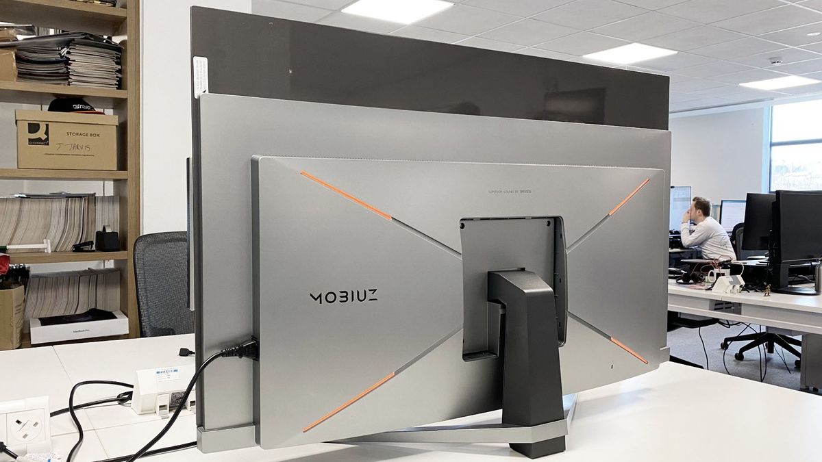 BenQ Mobiuz EX480UZ in an office setting