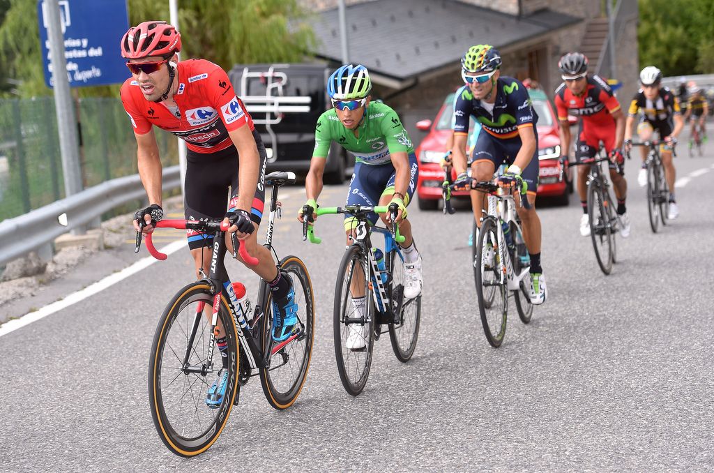 Tom Dumoulin (Giant-Alpecin) tries to save his jersey