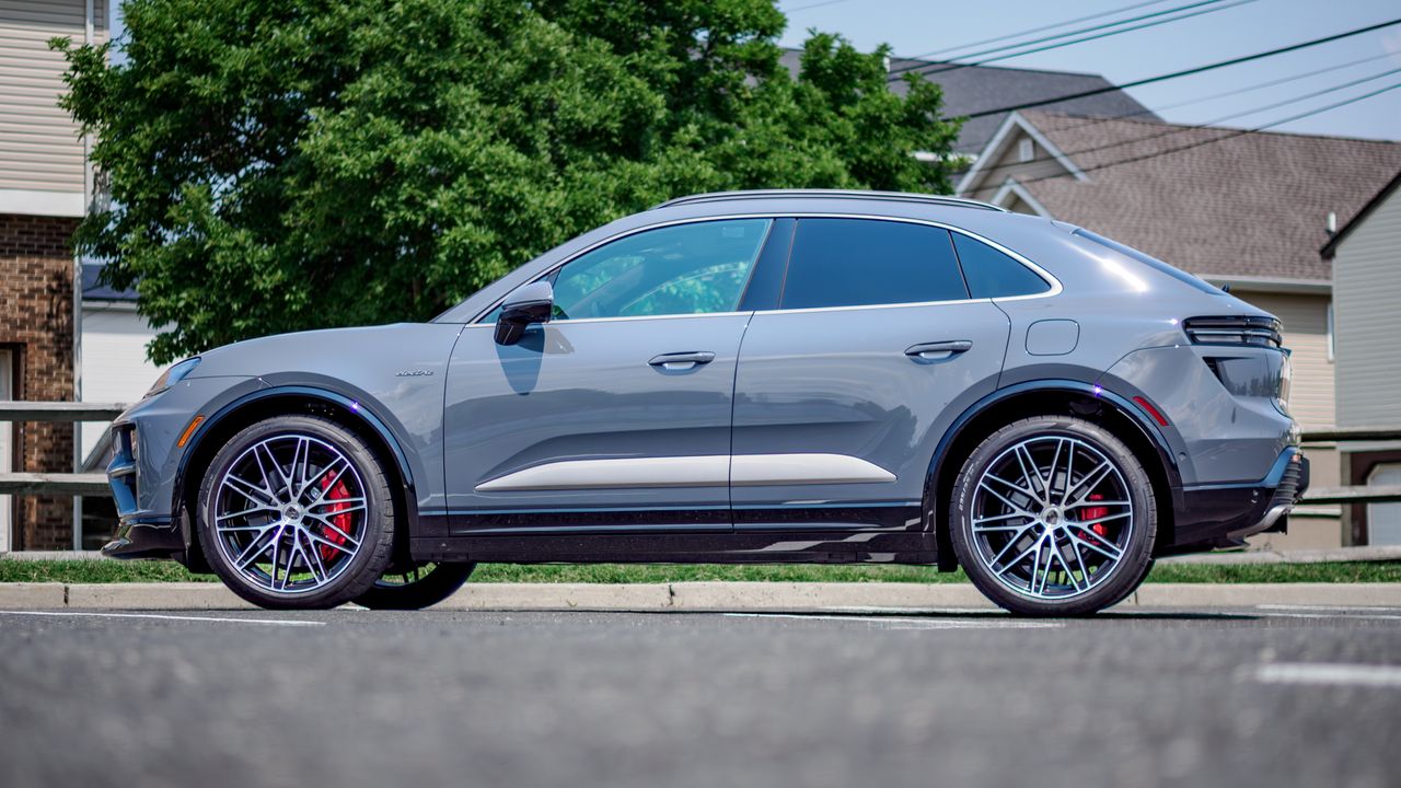 2026 Porsche Macan review.