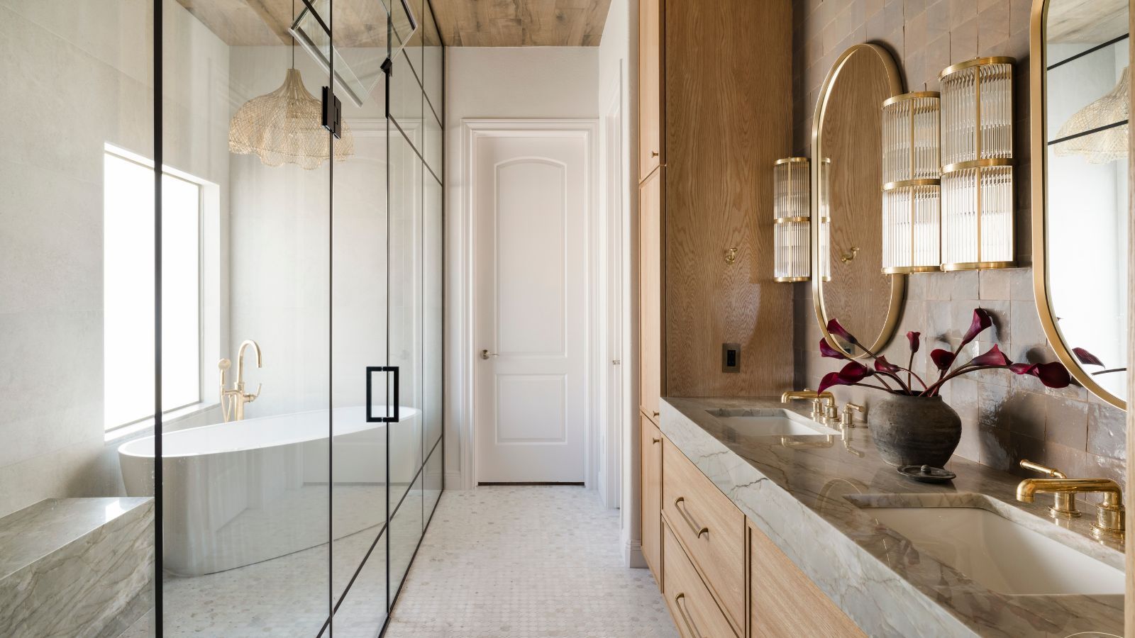 All the Chicest Bathrooms are Embracing a Broken Plan Layout