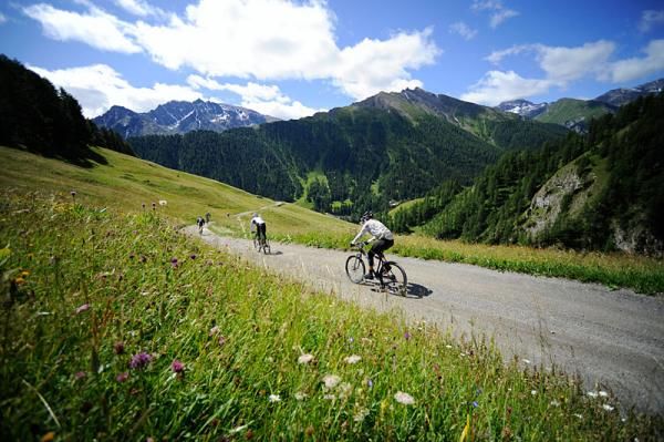 Beautiful scenery en route on stage 3