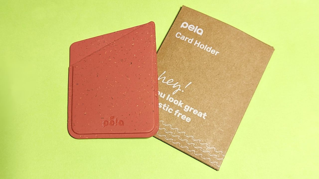 Pela case