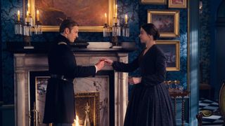 Hailee Steinfeld and Will Pullen in Dickinson