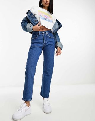 Levis 501 Straight Fit Crop Jeans in Mid Blue