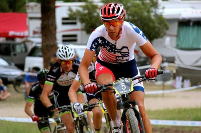 Todd Wells (Specialized) at the head of a lead group also including Jeremiah Bishop (Sho-Air/Cannondale), Ryan Trebon and Keegan Swenson (Cannondale)