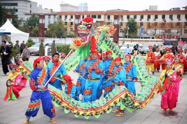 The dragon dancers