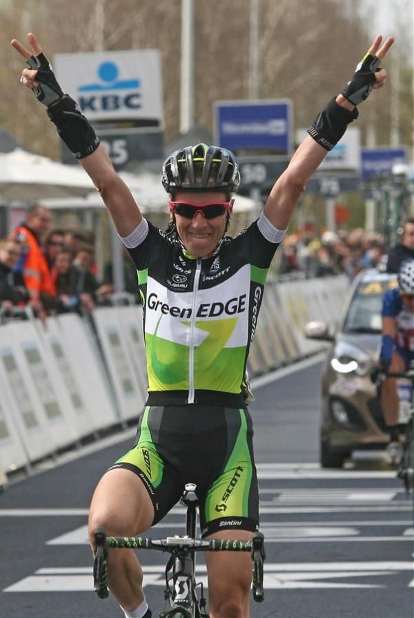 Yes! Judith Arndt (GreenEdge - AIS) takes victory over Kristin Armstrong (USA National Team)