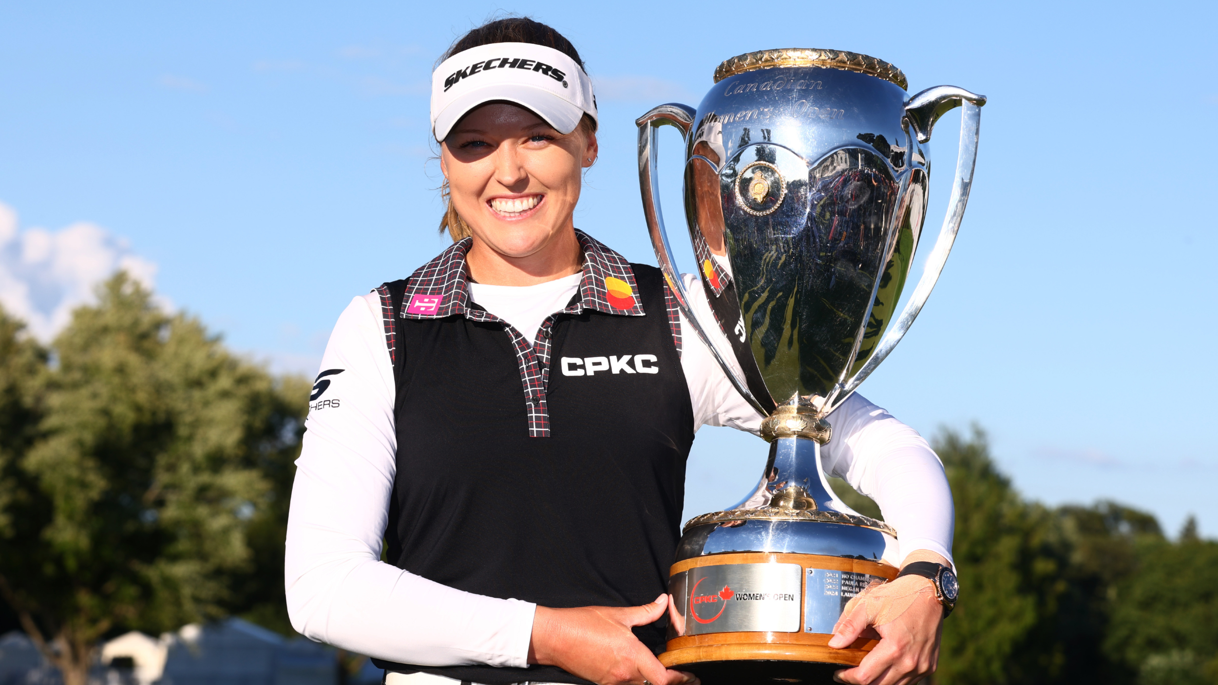 Brooke Henderson with the CPKC Women's Open trophy