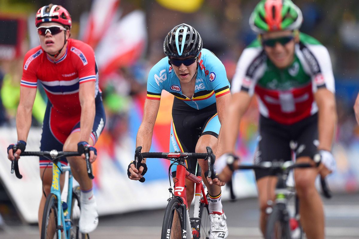 Laurens De Plus (Belgium) in the middle of the group crosses the line in 37th place