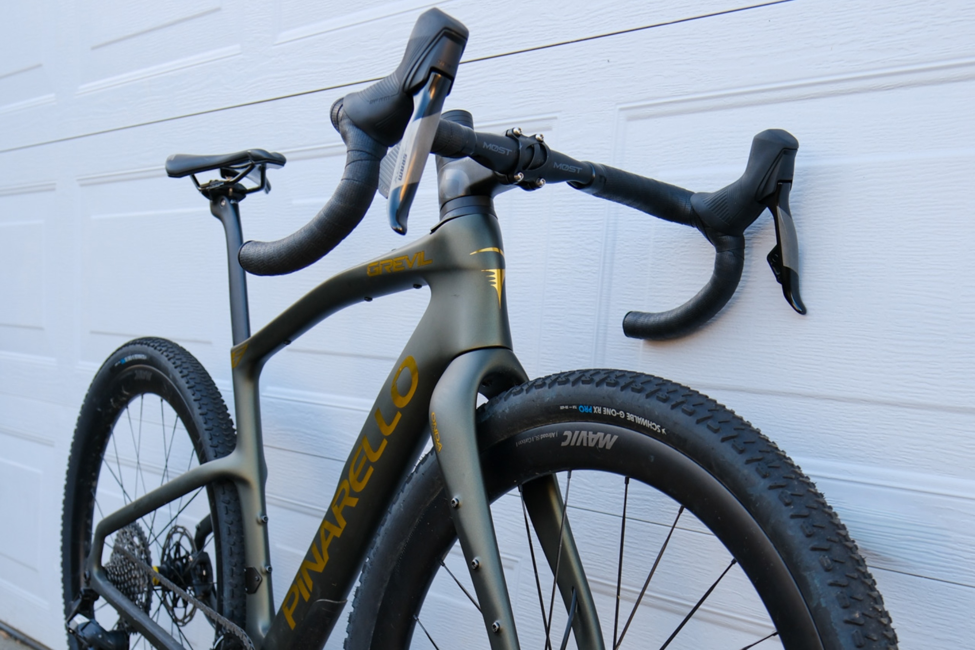 Streamlined silhouette on the Pinarello Grevil F3