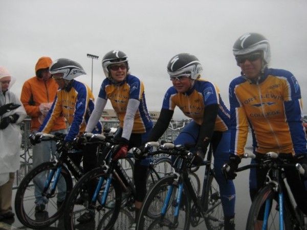 Rainy and Cold! The women line up ahead of the Colegiate Nationals Time Trial.