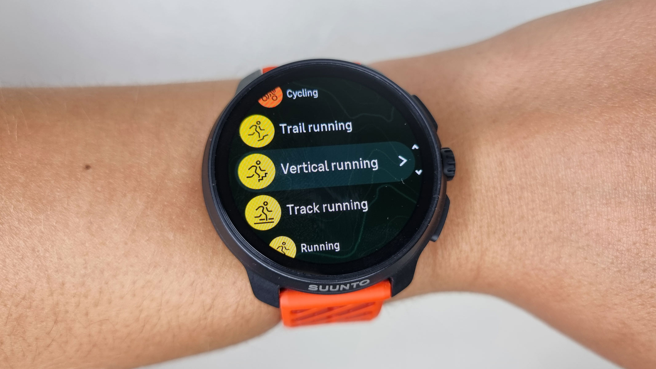 The workout options on a menu list on the Suunto Race 2.