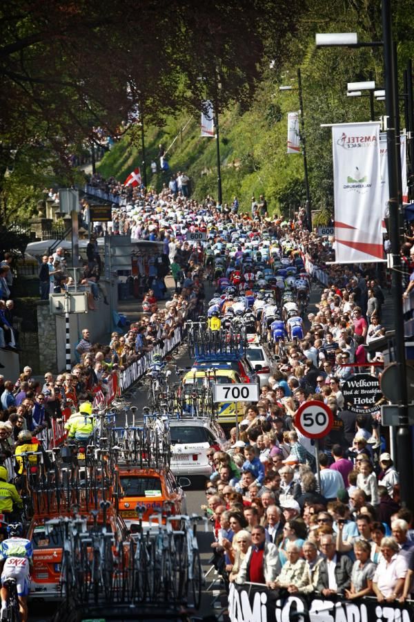 The bunch snake up the Cauberg