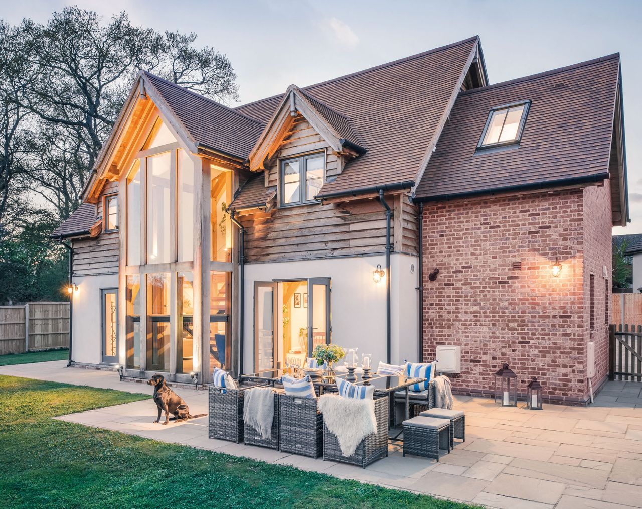 Oak-frame homes combine the sheer beauty and character of the materials with energy efficiency and lower running costs.