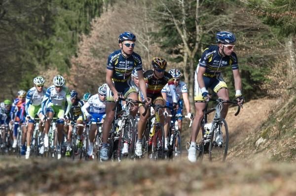 Vacansoleil leads the chase on stage 3