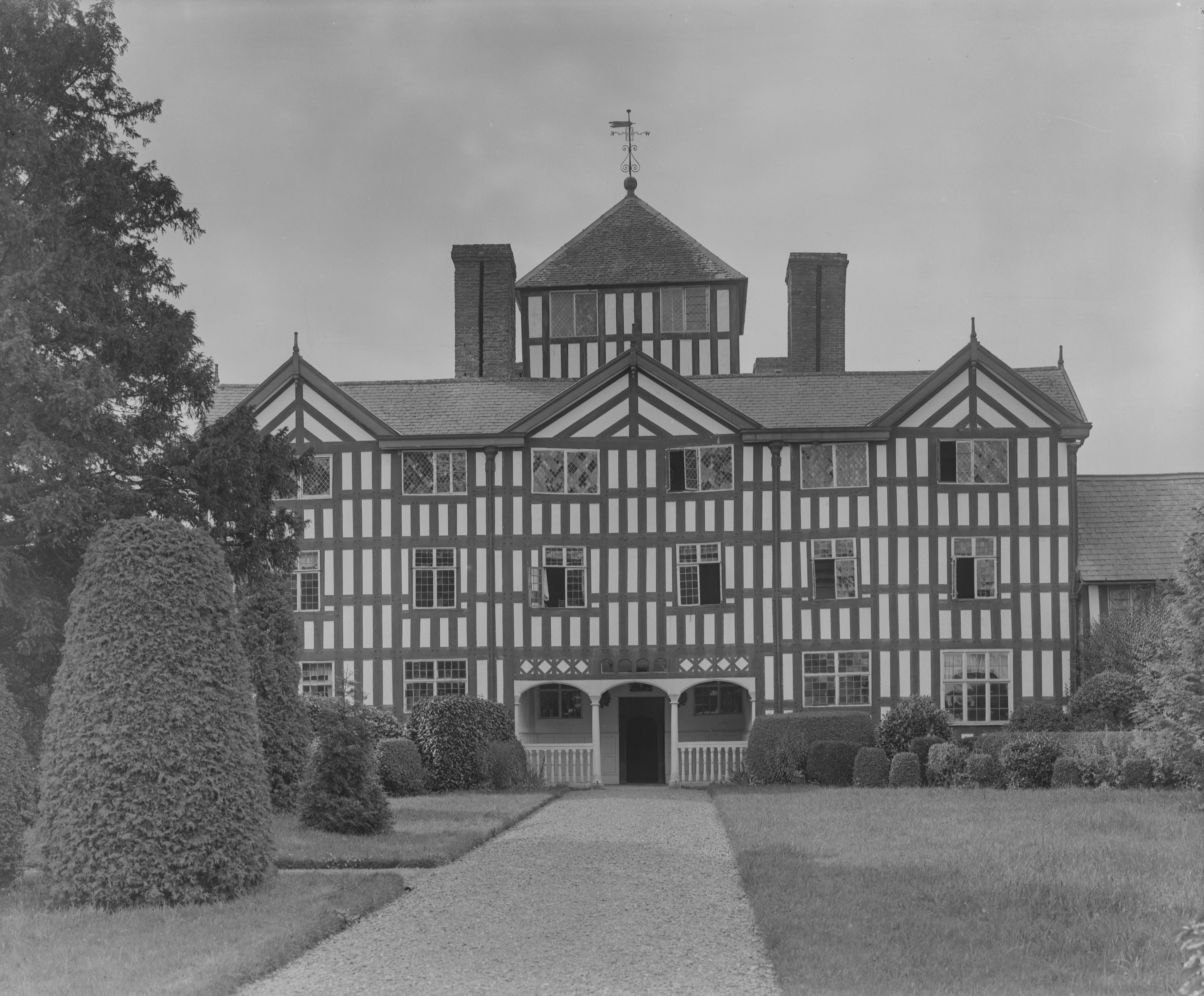 Lynmore Hall