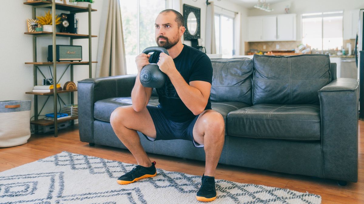 How to hold a kettlebell properly 5 grips you should master now Tom