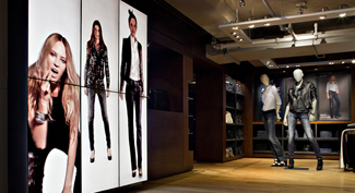 Five Challenges of Retrofitting for Digital Signage