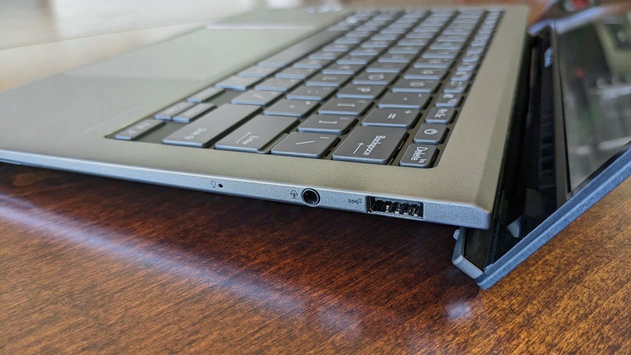 Asus Zenbook S 13 right side ports.