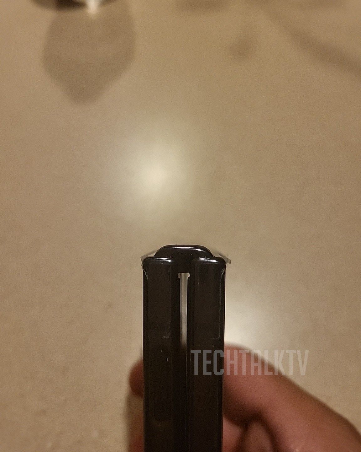 Live images of the Galaxy Z Flip 4 in its folded and unfolded form