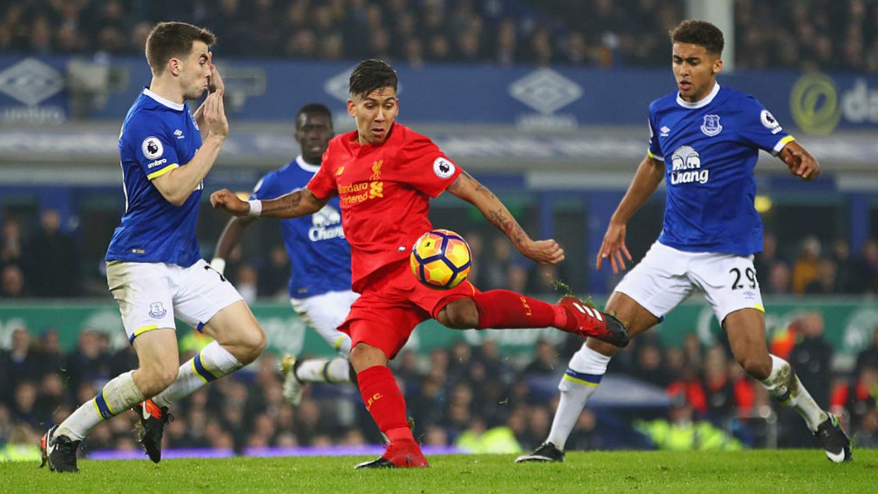 Liverpool&amp;#039;s Roberto Firmino against Everton