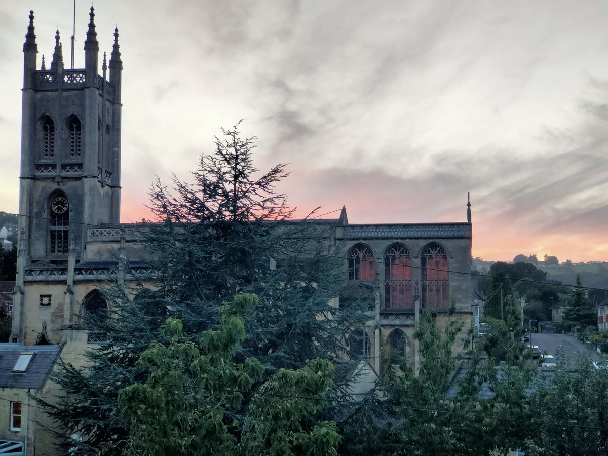 The HDR function increases dynamic range but flattens the contrast of images a little too much.