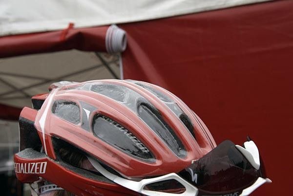 Liam Killeen (Specialized) was spotted with this interested clear moulded helmet cover that left but a few vents uncovered.