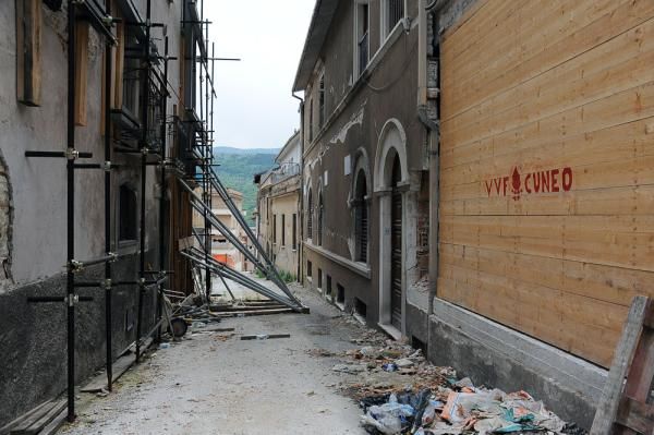 The centre of l'Aquila is still uninhabitable