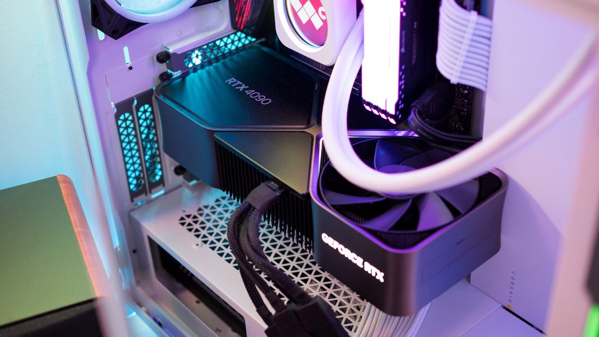 GeForce RTX 4080 FE within the Corsair iCUE 5000T RGB