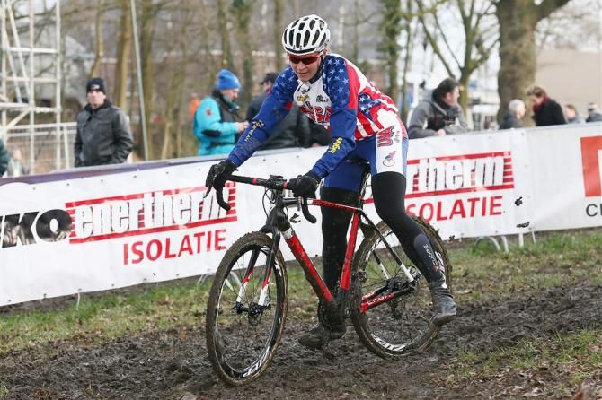 Meredith Miler (USA) checks out the Worlds circuit in Hoogerheide