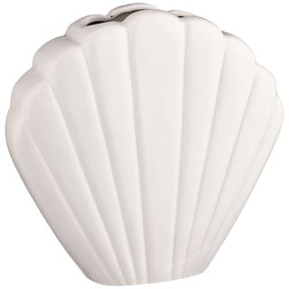 scallop shaped vessel seashell