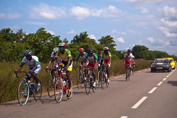 The nine-rider break seemed poised to succeed, gaining over 4 minutes lead.