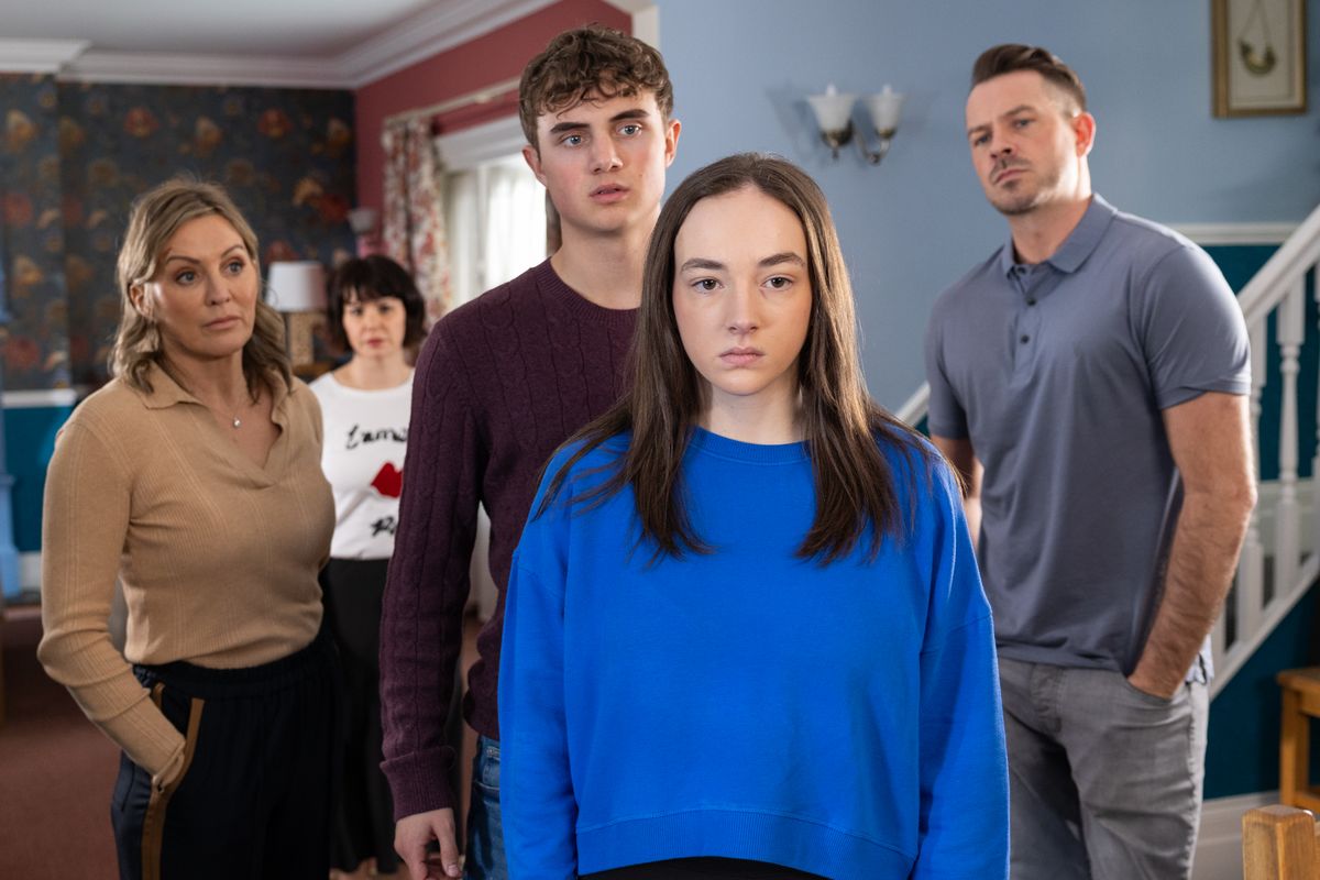 The Osbornes are rocked by fresh turmoil in Hollyoaks. 