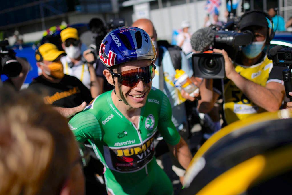 LAUSANNE, SWITZERLAND - JULY 09: Wout Van Aert of Belgium and Team Jumbo - Visma - Green Points Jersey celebrates at finish line as stage winner during the 109th Tour de France 2022, Stage 8 a 186,3km stage from Dole to Lausanne - C&Atilde;&acute;te du Stade olympique 602m / #TDF2022 / #WorldTour / on July 09, 2022 in Lausanne, Switzerland. (Photo by Daniel Cole - Pool/Getty Images)