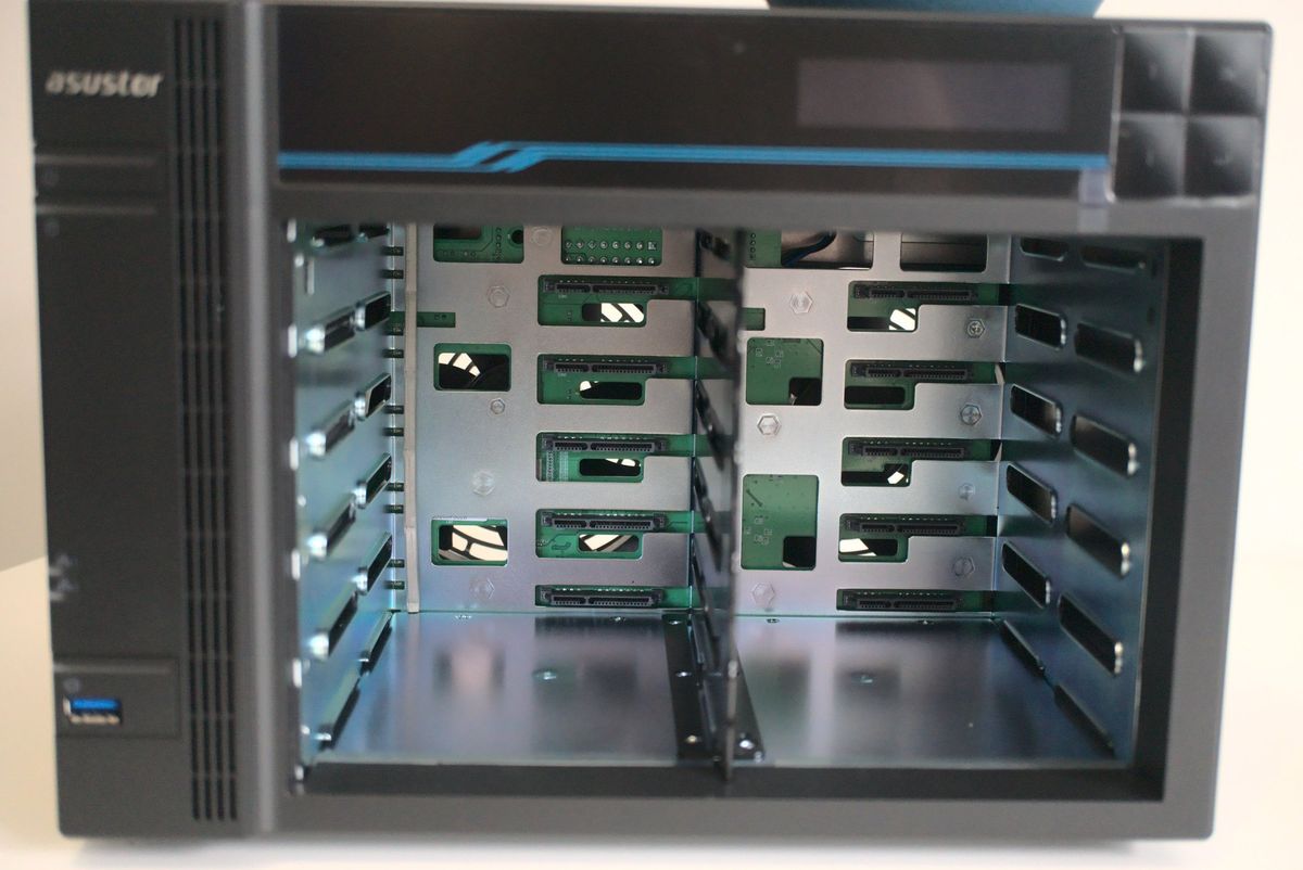 ASUSTOR AS7110T