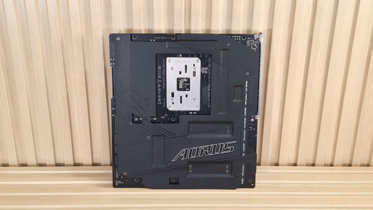 Gigabyte X870E Aorus Xtreme X3D AI Top