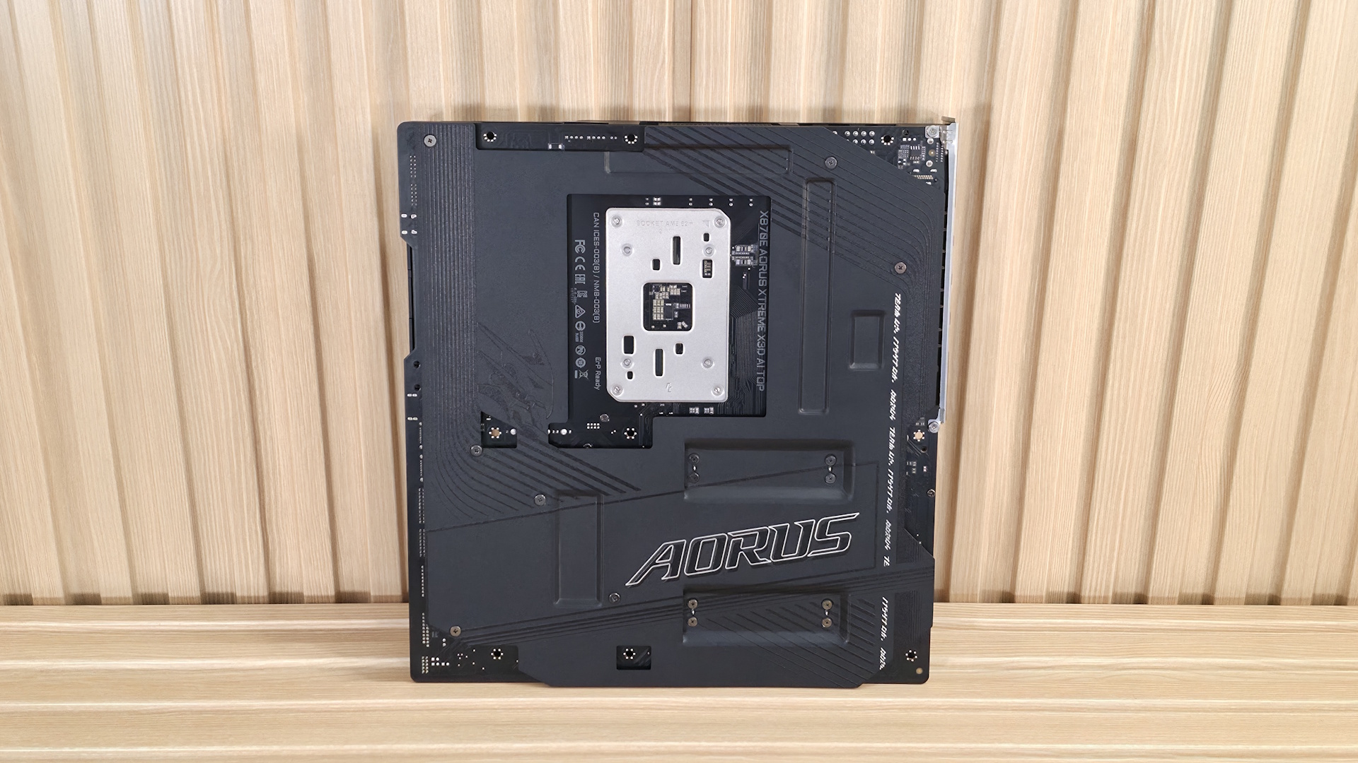 Gigabyte X870E Aorus Xtreme X3D AI Top