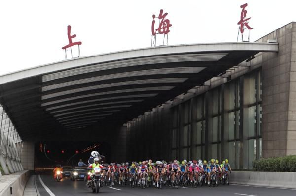 The exit of the Changjiang Tunnel - back into the wind and rain.