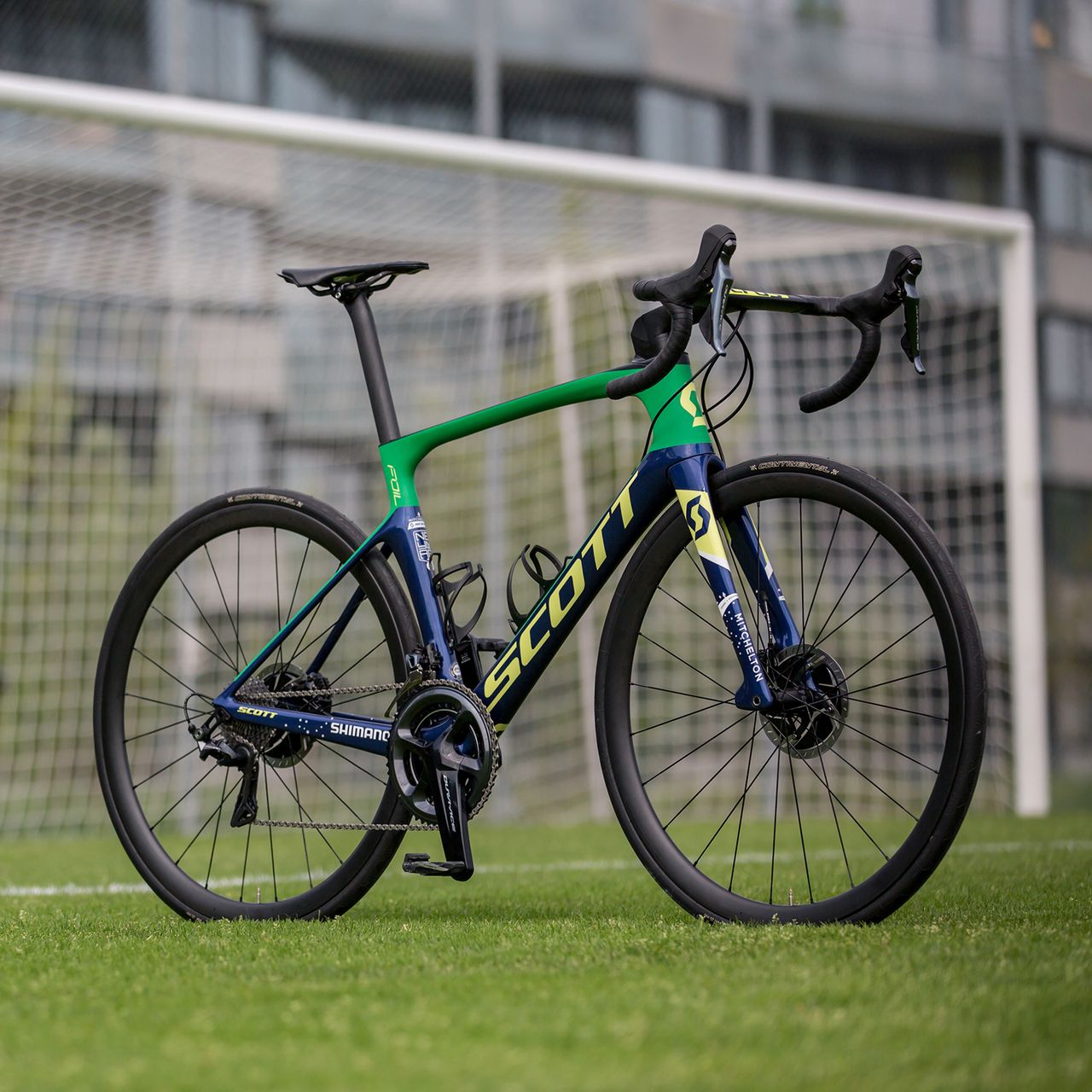 Neymar's special edition Scott Foil Disc