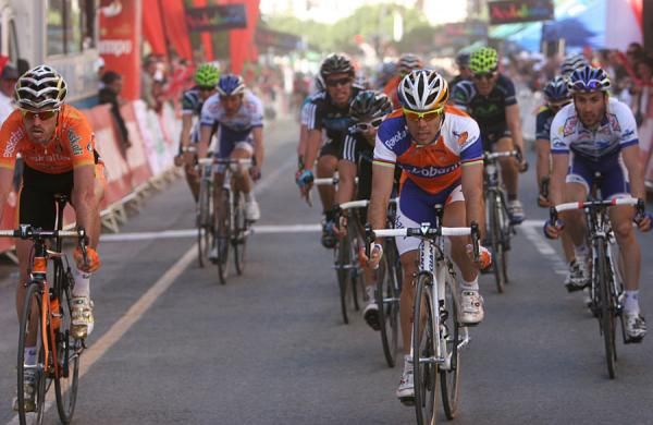 Oscar Freire (Rabobank) edged out Sammy Sanchez (Euskaltel - Euskadi) to take the eighth Ruta del Sol stage of his career.