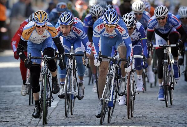 The sprint finish on the cobbles in De Panne.