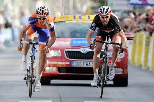 Luis Leon Sanchez and Jens Voigt battle for the stage win in Paris-Nice