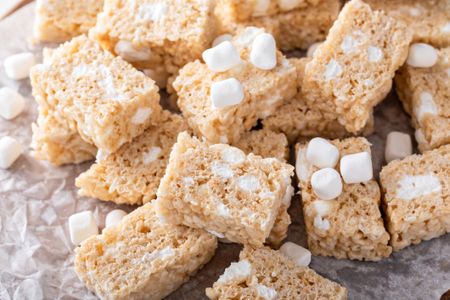 marshmallow crispy bites