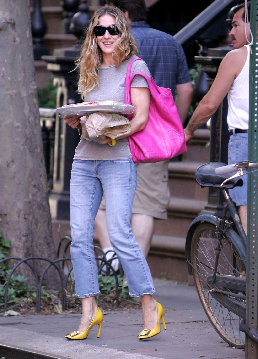 Sarah Jessica Parker photographed on the streets in 2007