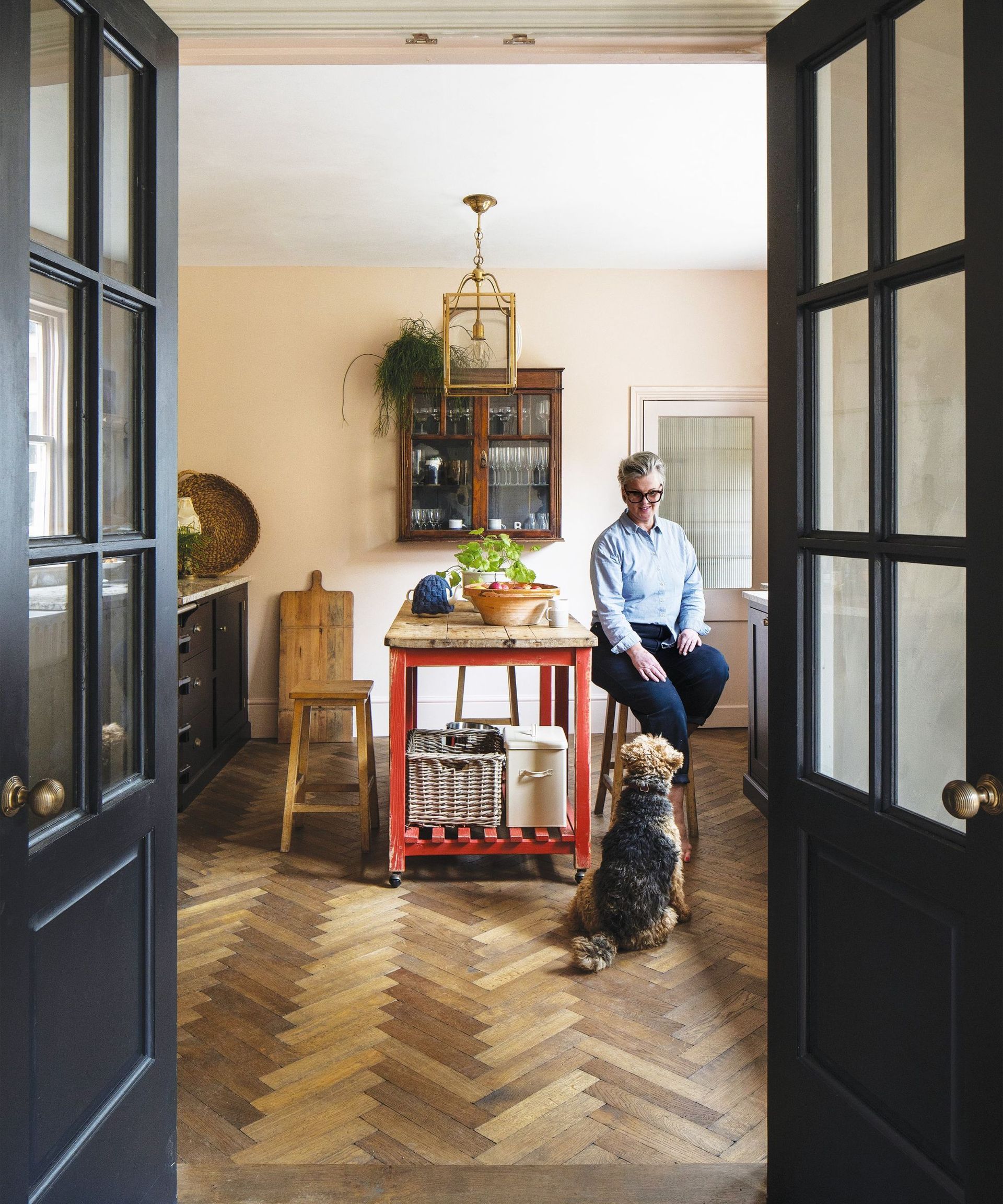 Gold light, chopping board