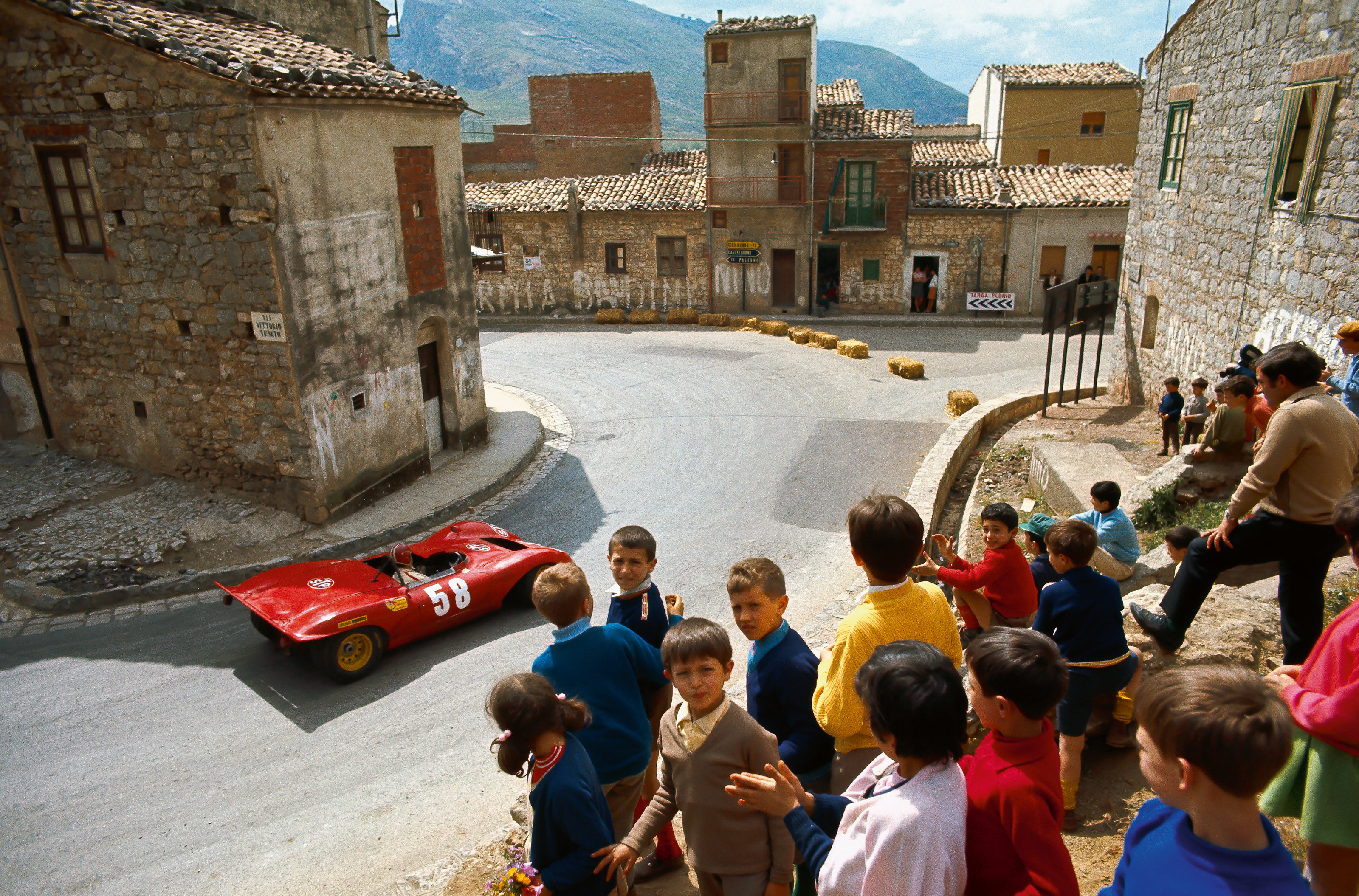 From Ferrari, Taschen